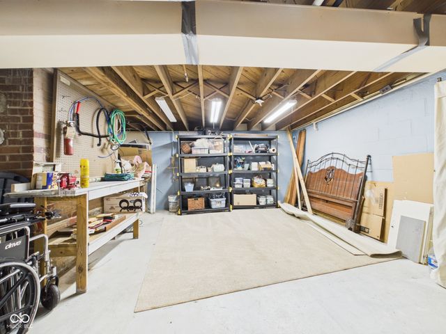 1017 Dresser Drive, Anderson, IN 46011
