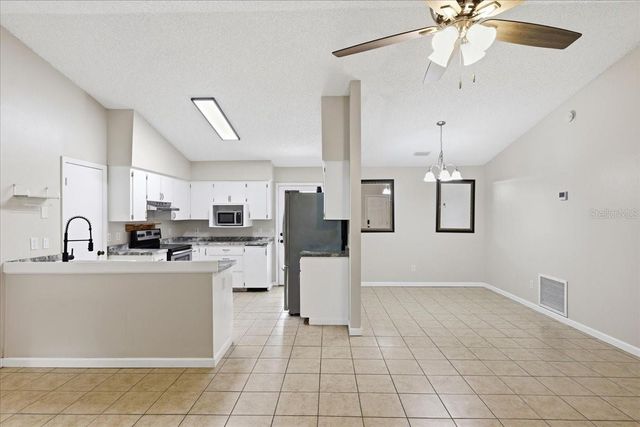 43 LAKE JACKSON DRIVE, Mascotte, FL 34753