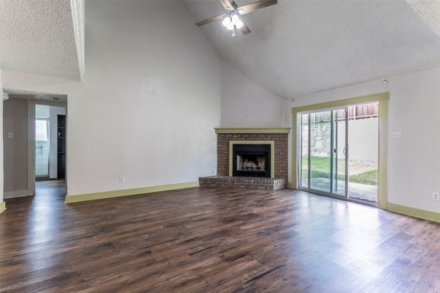400 Scrub Oak Court, Fort Worth, TX 76108