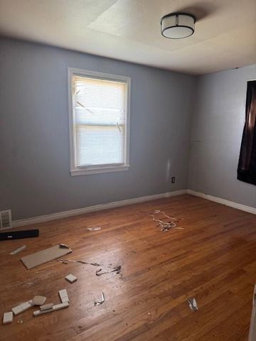 5216 Marsh Avenue, Kansas City, MO 64129