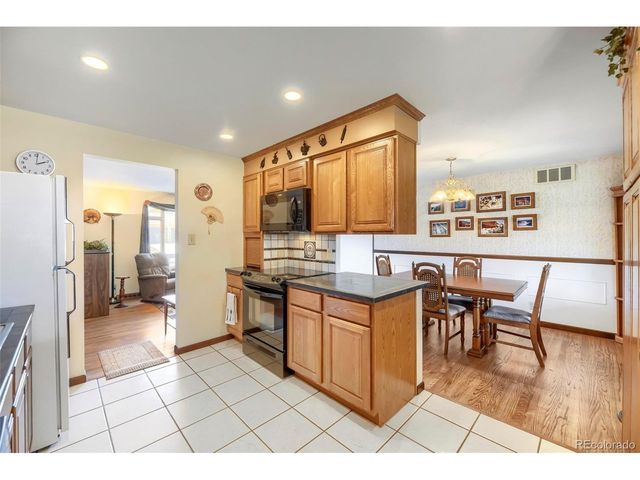 8653 W Hawaii Dr, Lakewood, CO 80232