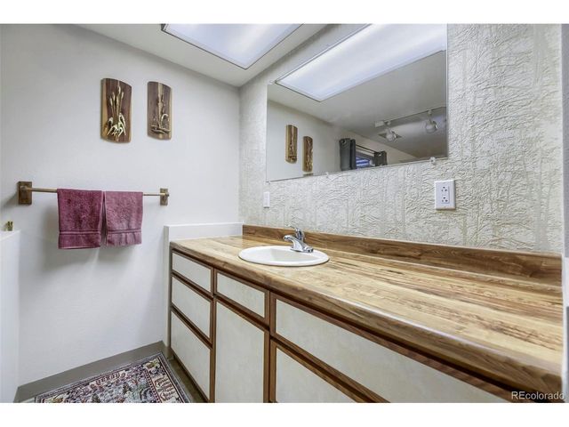 8653 W Hawaii Dr, Lakewood, CO 80232