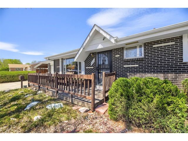 8653 W Hawaii Dr, Lakewood, CO 80232