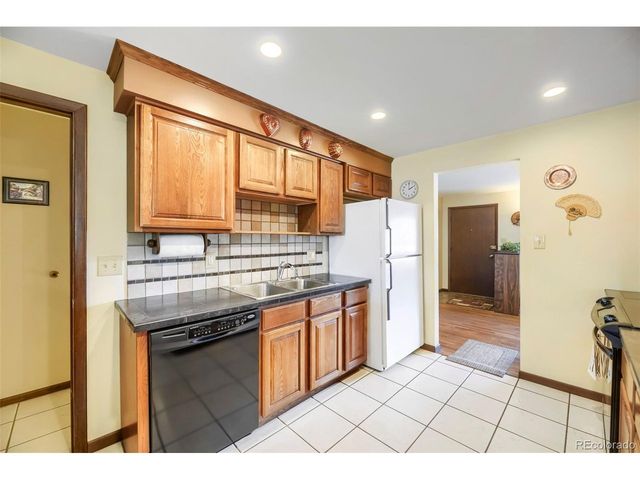 8653 W Hawaii Dr, Lakewood, CO 80232