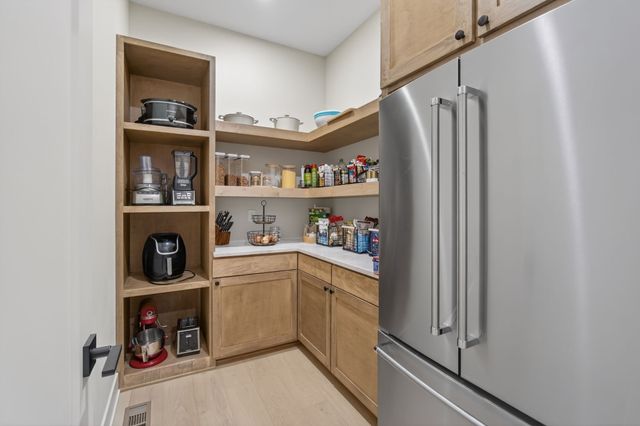 2922 NW Beechwood Drive, Grimes, IA 50111