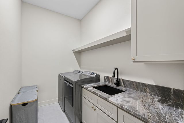 2922 NW Beechwood Drive, Grimes, IA 50111