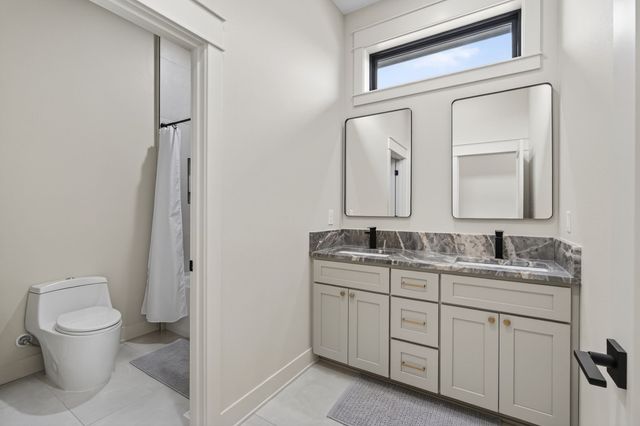 2922 NW Beechwood Drive, Grimes, IA 50111