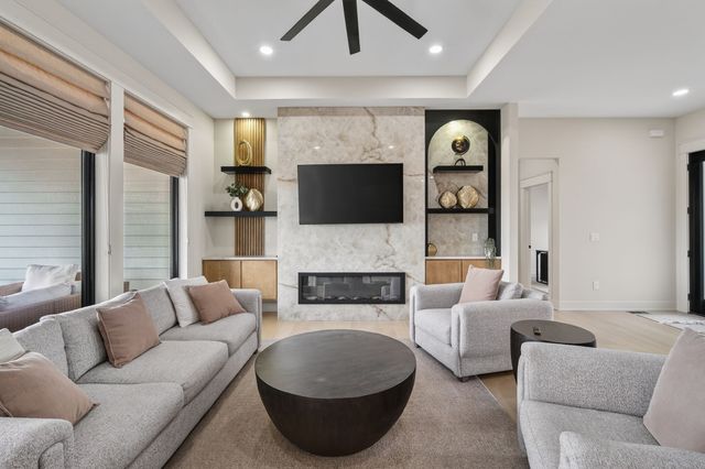 2922 NW Beechwood Drive, Grimes, IA 50111