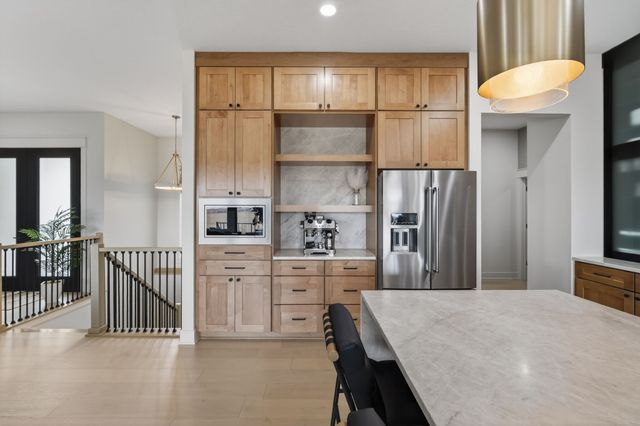 2922 NW Beechwood Drive, Grimes, IA 50111