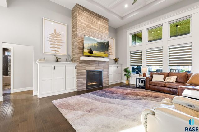 607 S Torrey Pine Ln Lane, Sioux Falls, SD 57110