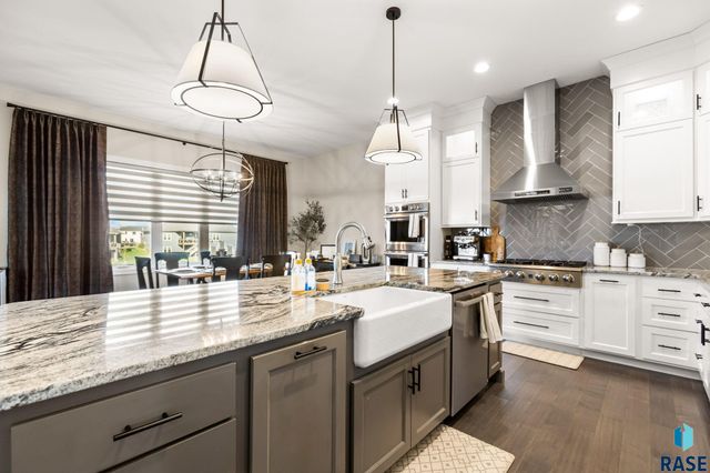 607 S Torrey Pine Ln Lane, Sioux Falls, SD 57110