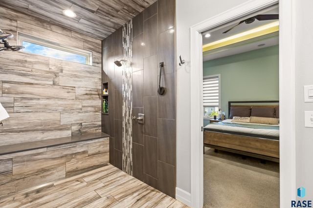 607 S Torrey Pine Ln Lane, Sioux Falls, SD 57110