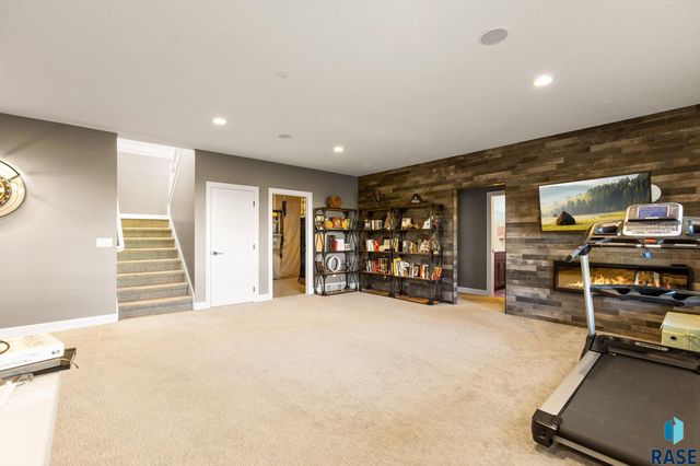 607 S Torrey Pine Ln Lane, Sioux Falls, SD 57110