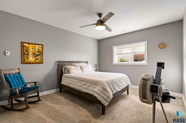 607 S Torrey Pine Ln Lane, Sioux Falls, SD 57110