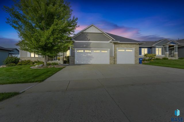 607 S Torrey Pine Ln Lane, Sioux Falls, SD 57110