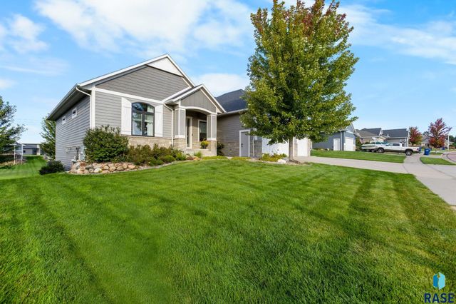 607 S Torrey Pine Ln Lane, Sioux Falls, SD 57110