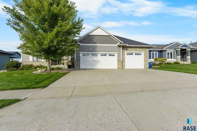 607 S Torrey Pine Ln Lane, Sioux Falls, SD 57110