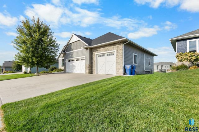 607 S Torrey Pine Ln Lane, Sioux Falls, SD 57110