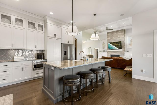 607 S Torrey Pine Ln Lane, Sioux Falls, SD 57110