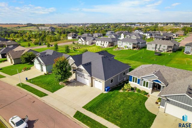 607 S Torrey Pine Ln Lane, Sioux Falls, SD 57110