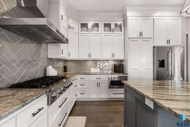 607 S Torrey Pine Ln Lane, Sioux Falls, SD 57110