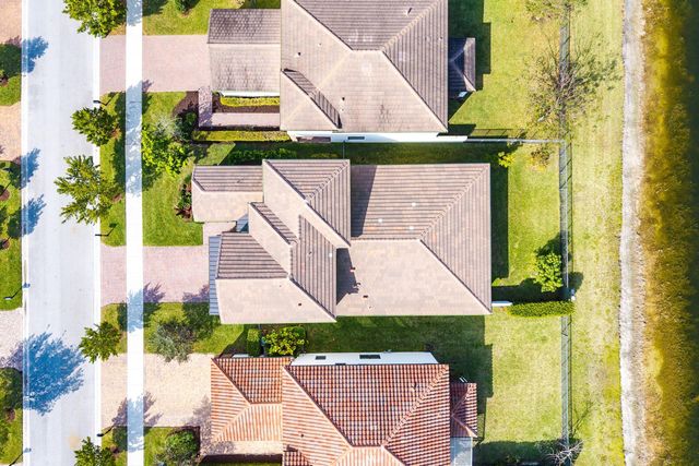 8948 Grand Prix Lane, Boynton Beach, FL 33472