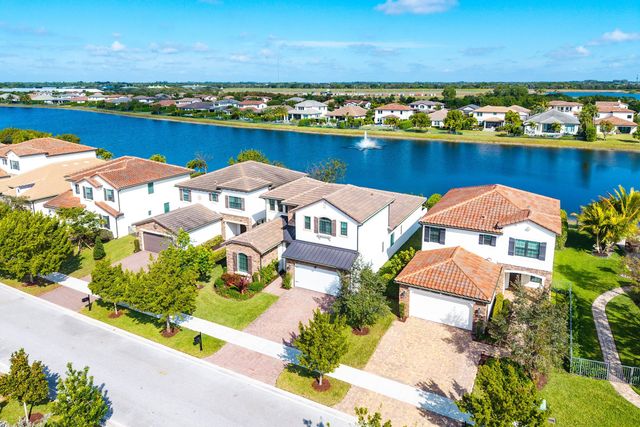 8948 Grand Prix Lane, Boynton Beach, FL 33472