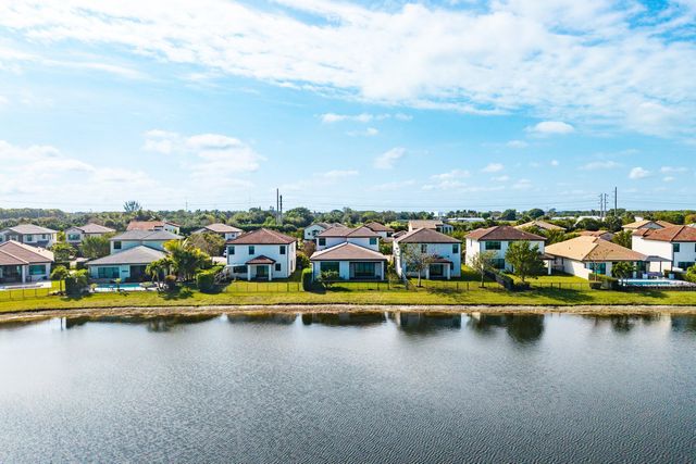 8948 Grand Prix Lane, Boynton Beach, FL 33472