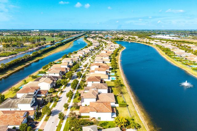 8948 Grand Prix Lane, Boynton Beach, FL 33472