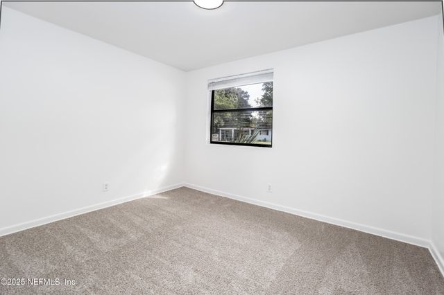 7451 E BURLINGAME Drive E, Jacksonville, FL 32211