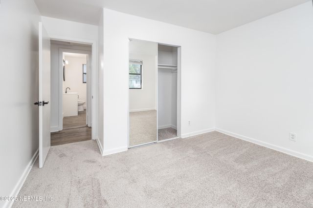 7451 E BURLINGAME Drive E, Jacksonville, FL 32211