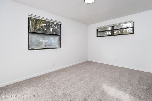 7451 E BURLINGAME Drive E, Jacksonville, FL 32211