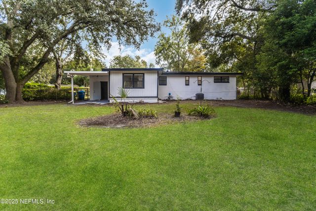 7451 E BURLINGAME Drive E, Jacksonville, FL 32211