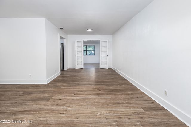 7451 E BURLINGAME Drive E, Jacksonville, FL 32211