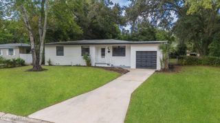 7451 E BURLINGAME Drive E, Jacksonville, FL 32211