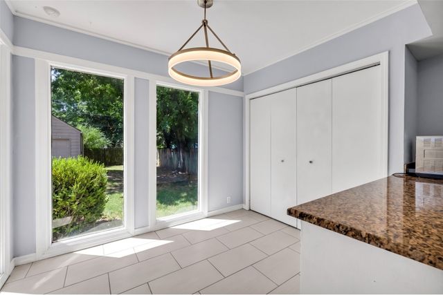 1208 S Columbia Avenue, Tulsa, OK 74104