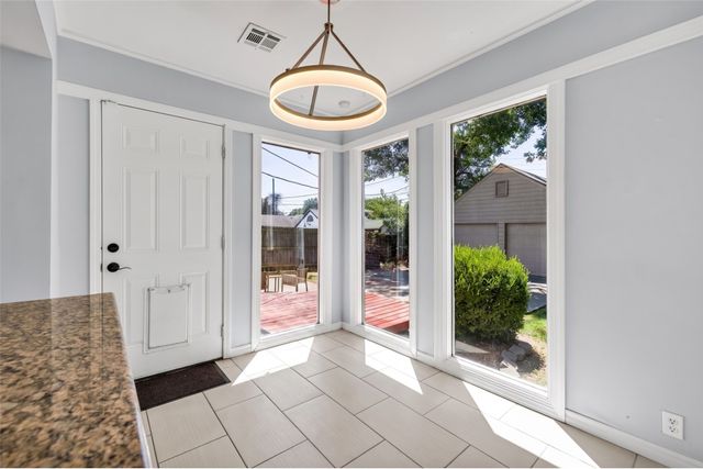 1208 S Columbia Avenue, Tulsa, OK 74104