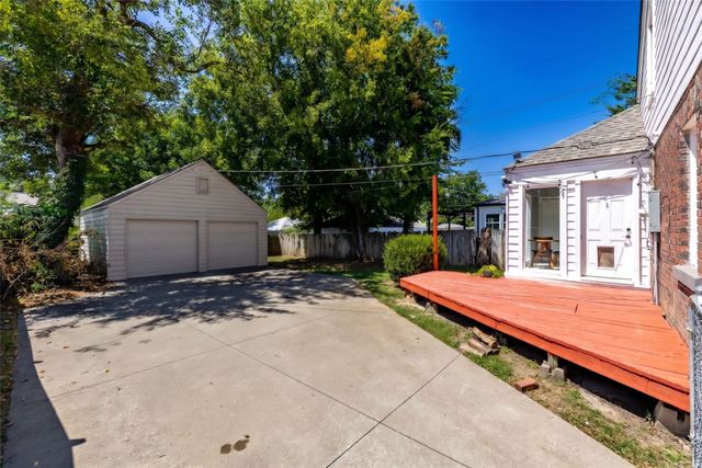1208 S Columbia Avenue, Tulsa, OK 74104