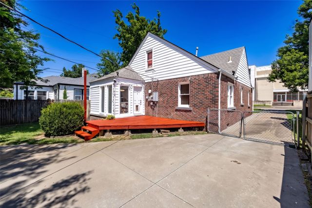 1208 S Columbia Avenue, Tulsa, OK 74104