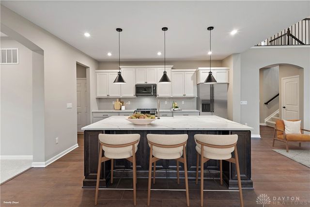 2379 Forest Oaks Drive, Beavercreek, OH 45431