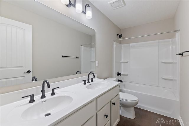 2379 Forest Oaks Drive, Beavercreek, OH 45431