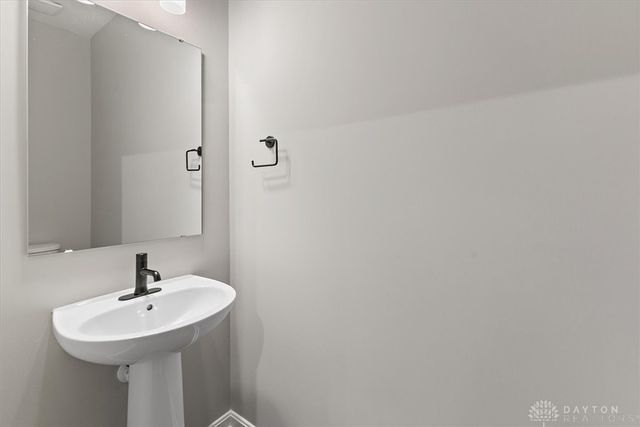 2379 Forest Oaks Drive, Beavercreek, OH 45431