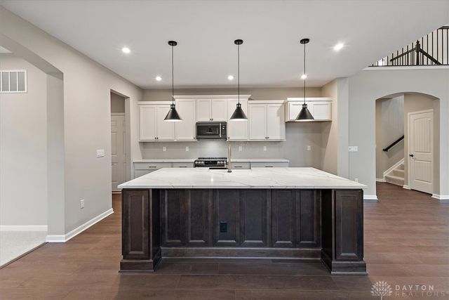 2379 Forest Oaks Drive, Beavercreek, OH 45431