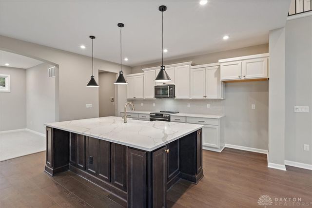 2379 Forest Oaks Drive, Beavercreek, OH 45431