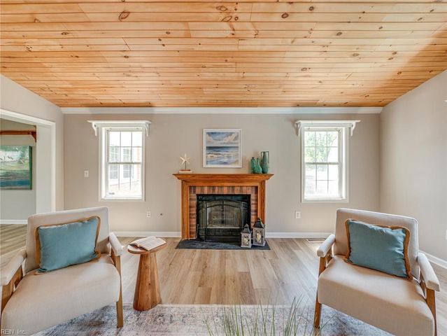 79 Tide Mill LN, Hampton, VA 23666