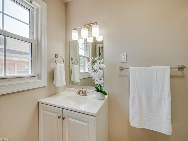 79 Tide Mill LN, Hampton, VA 23666