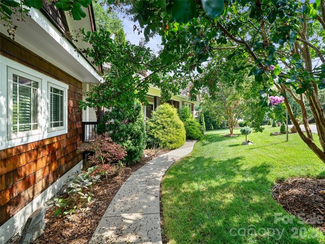 6 Oak Springs Drive, Arden, NC 28704