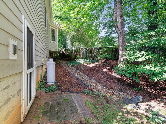 6 Oak Springs Drive, Arden, NC 28704