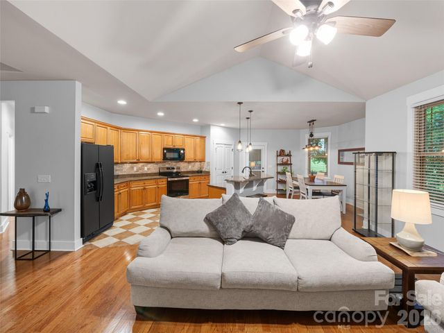6 Oak Springs Drive, Arden, NC 28704