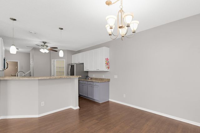 14211 Avalon Path 503, Rosemount, MN 55068